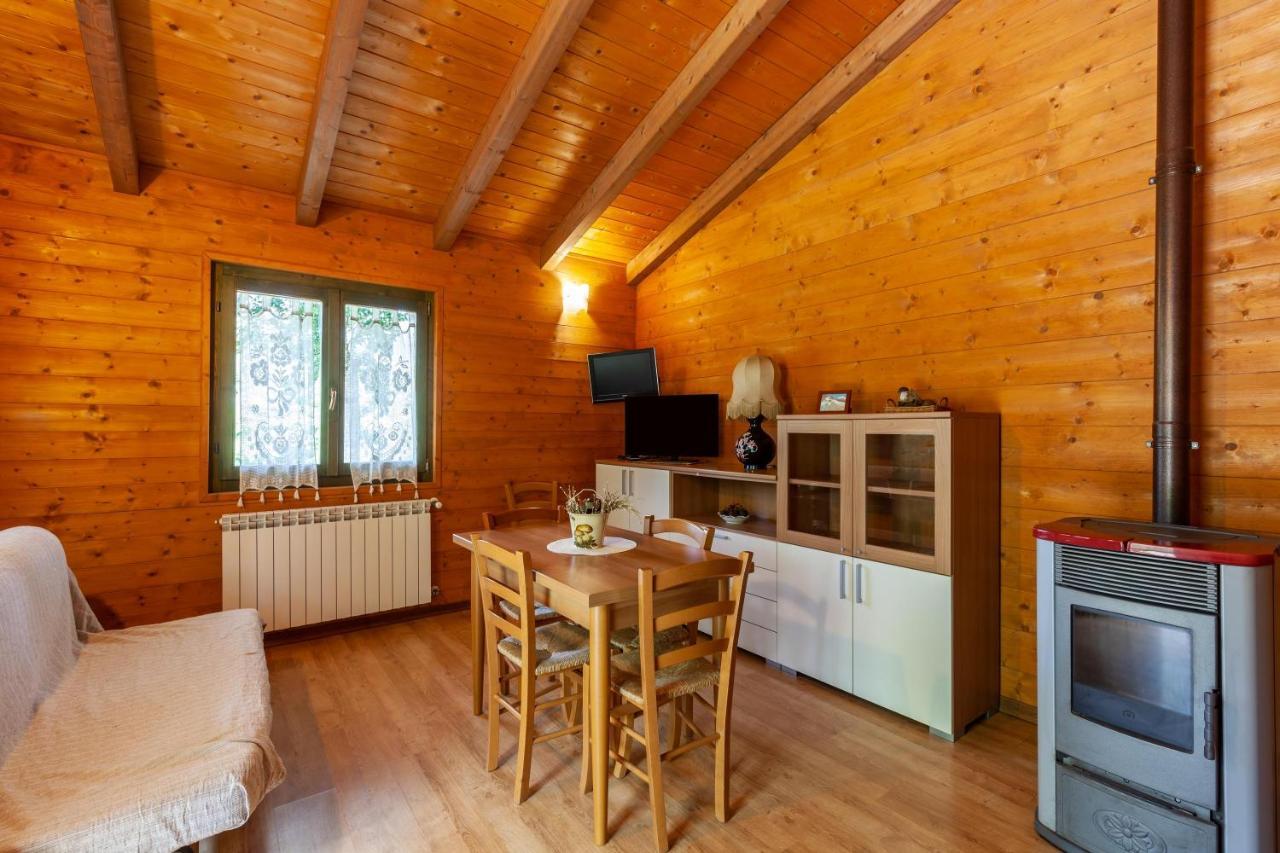 Villaggio Anemone - Chalet Anemone Capanne di Sillano Ngoại thất bức ảnh